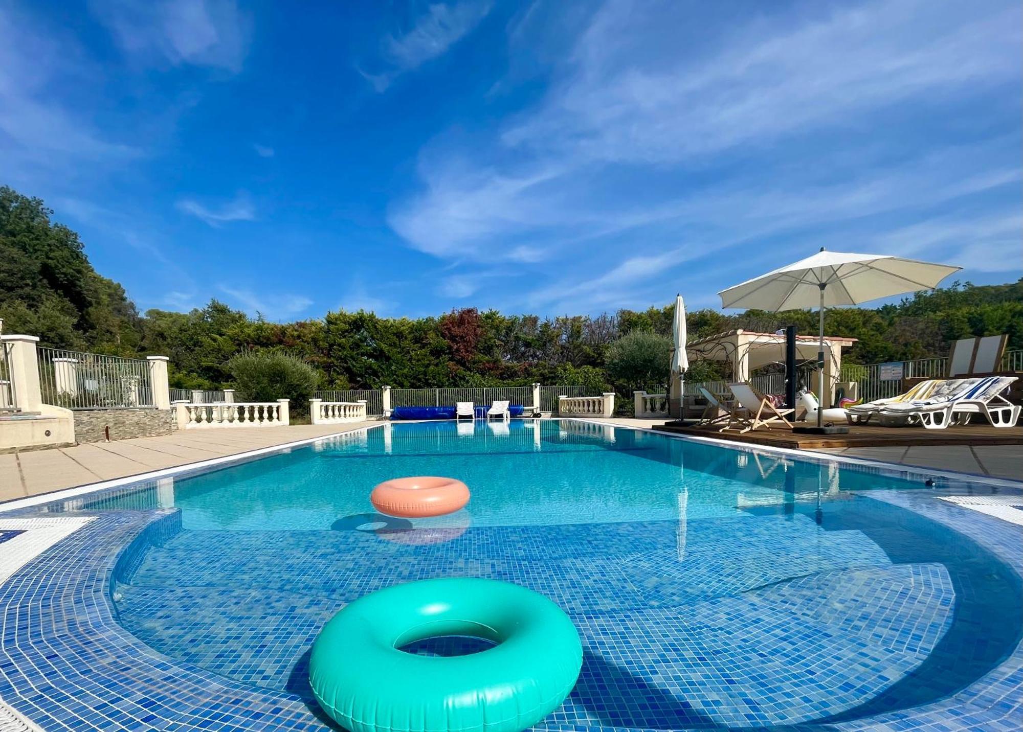 Les Terrasses De Valerian Villa Бриньол Екстериор снимка