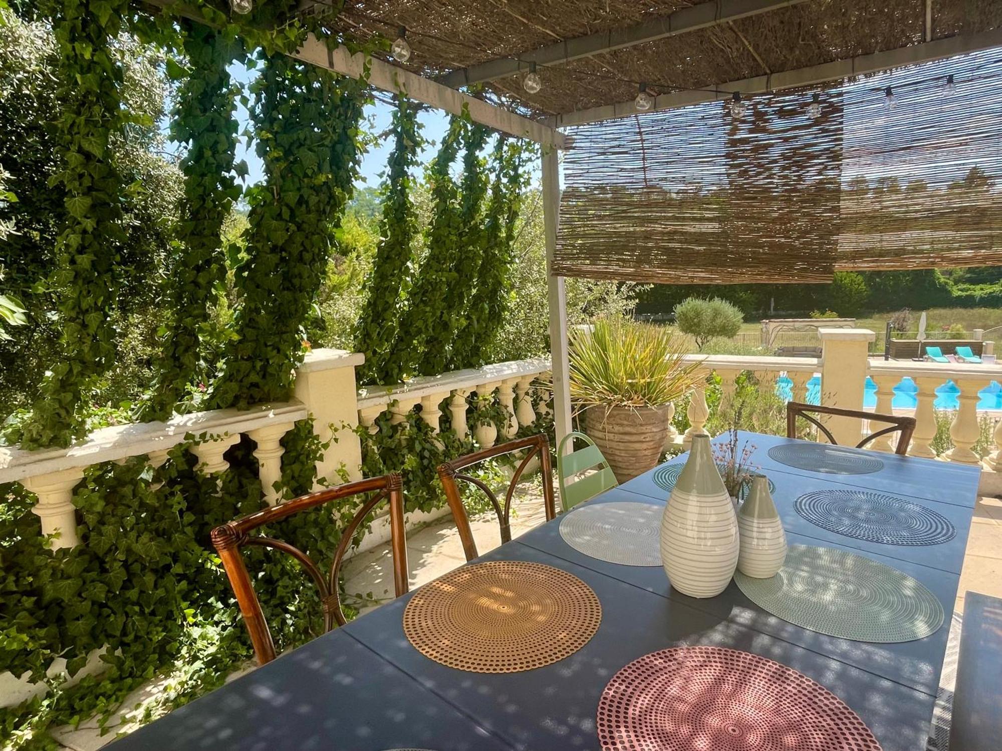 Les Terrasses De Valerian Villa Бриньол Екстериор снимка